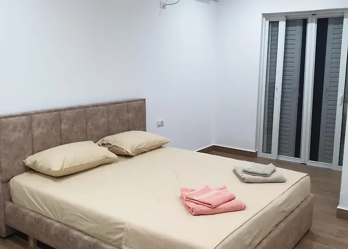 By George Apartament Dhërmi