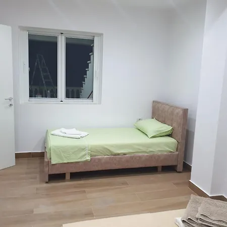Apartamento By George Dhërmi